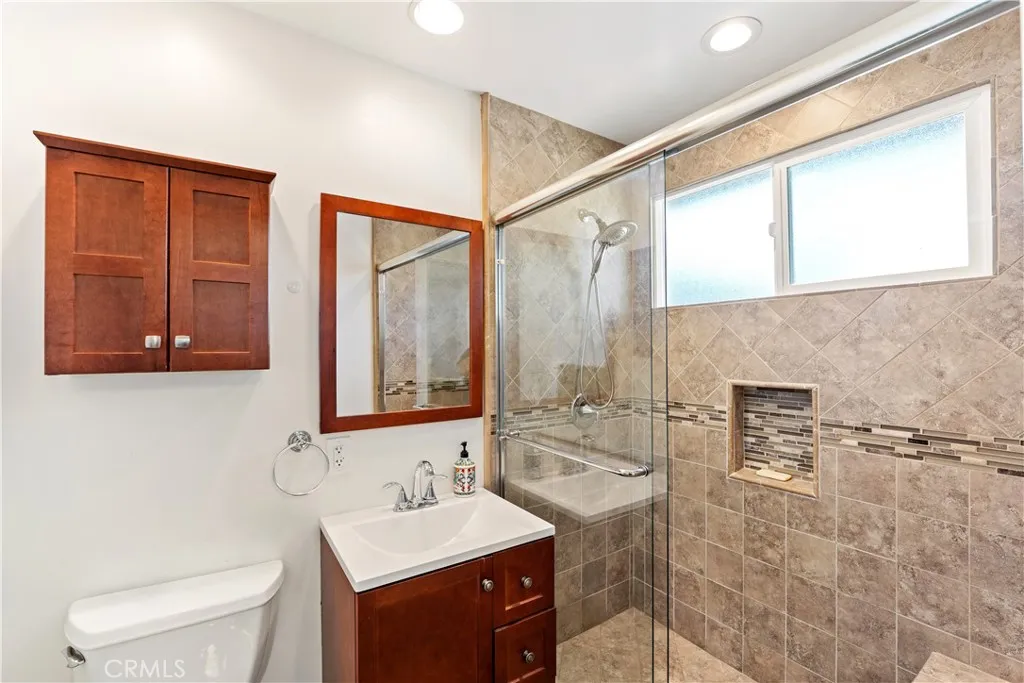 1335 El Monte Drive, Simi Valley, California 93065 home-pic-17