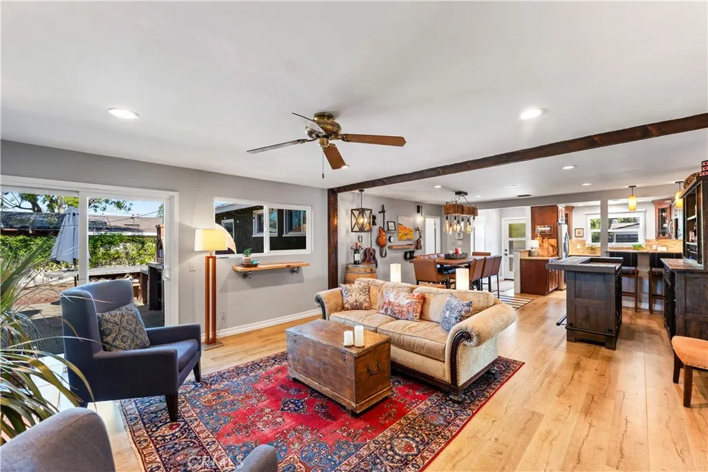 1335 El Monte Drive, Simi Valley, California 93065 home-pic-2