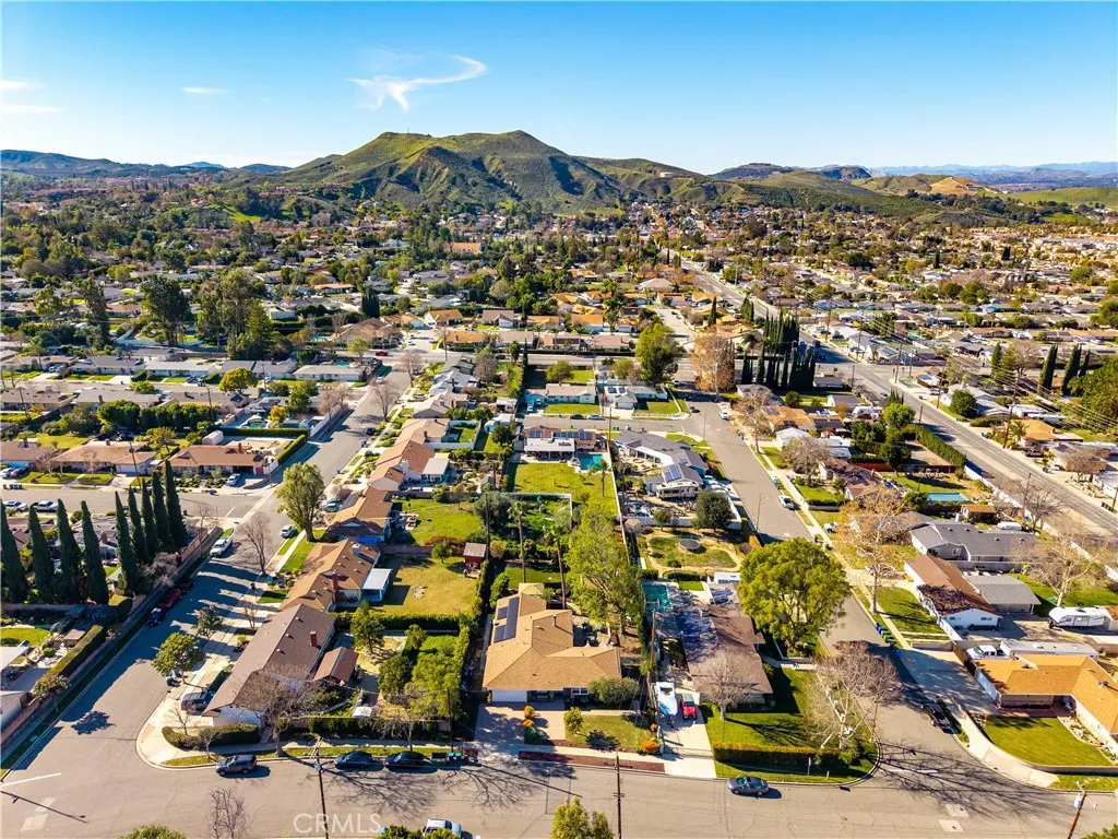 1335 El Monte Drive, Simi Valley, California 93065 home-pic-34