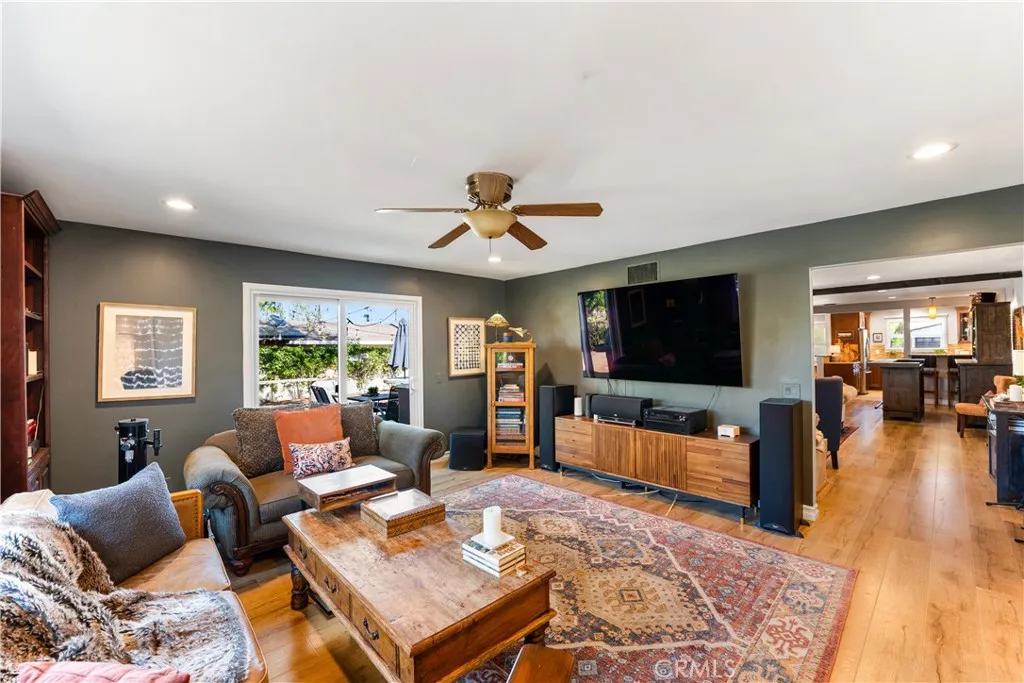 1335 El Monte Drive, Simi Valley, California 93065 home-pic-15