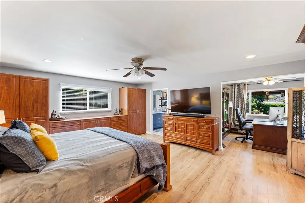1335 El Monte Drive, Simi Valley, California 93065 home-pic-10
