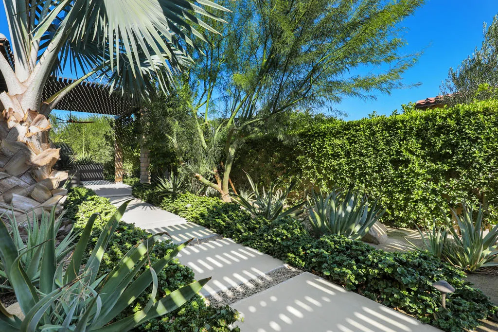 54820 Aristides Court, La Quinta, California 92253 home-pic-39