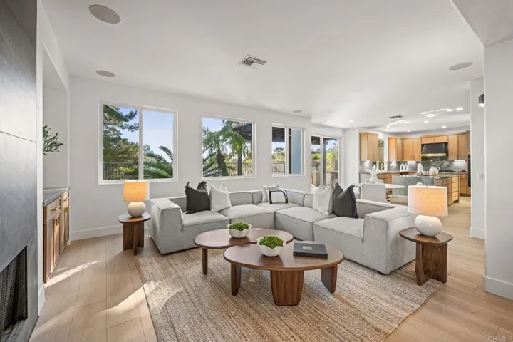1689 Docena Road, Carlsbad, California 92011