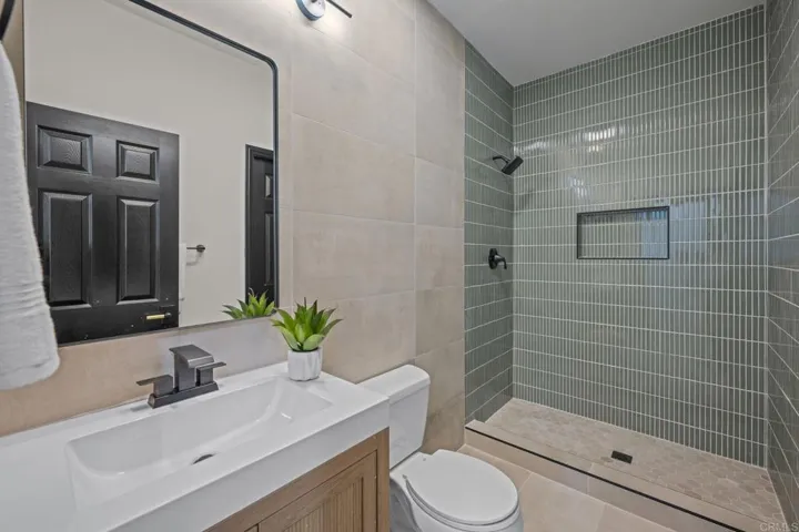 1689 Docena Road, Carlsbad, California 92011