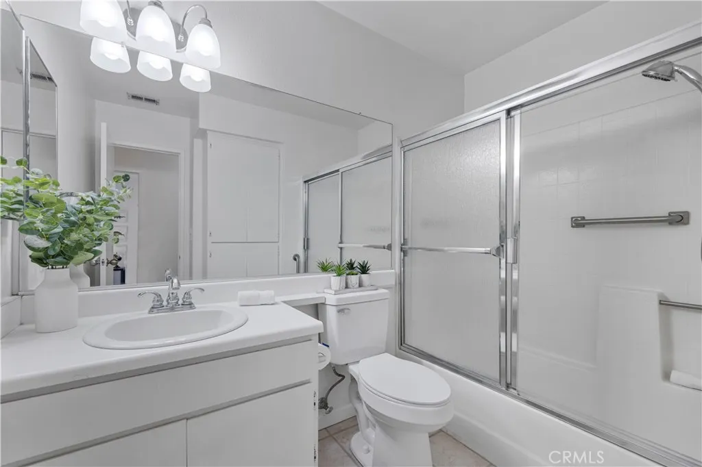 23839 Del Monte Drive 91, Valencia, California 91355 home-pic-14