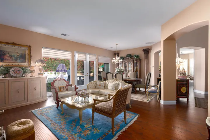 ABREP-9.jpg  Alt=" formal -dining-room-
