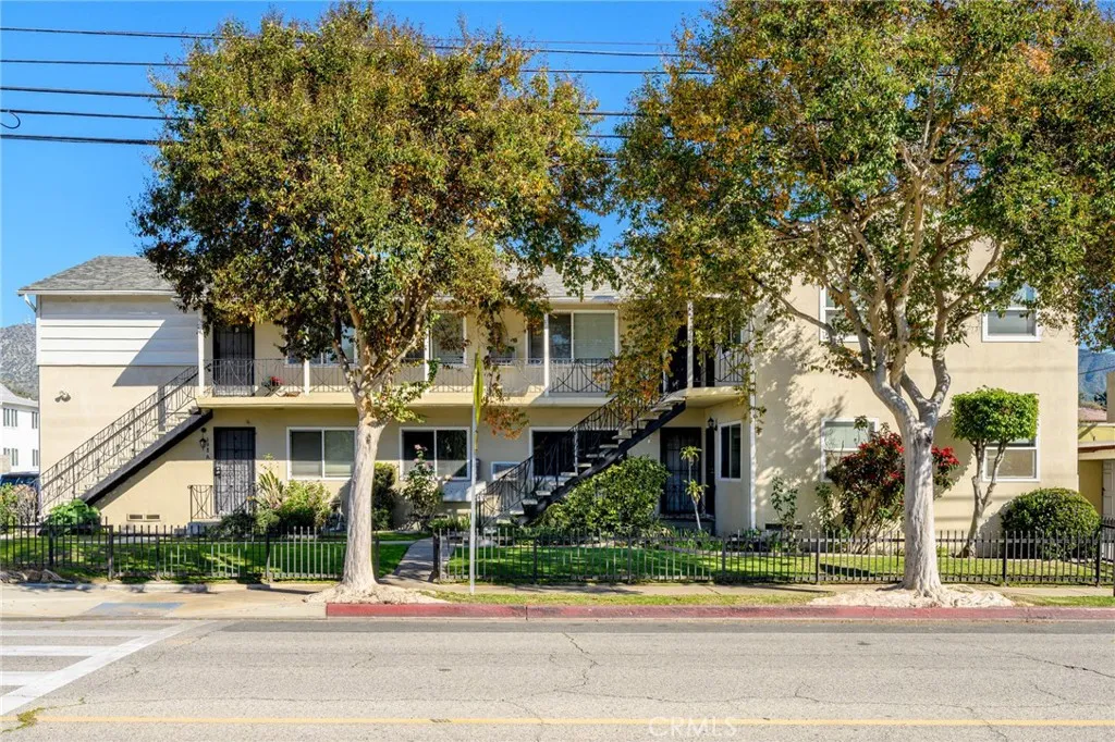 198 W Elmwood, Burbank, California 91502 home-pic-2