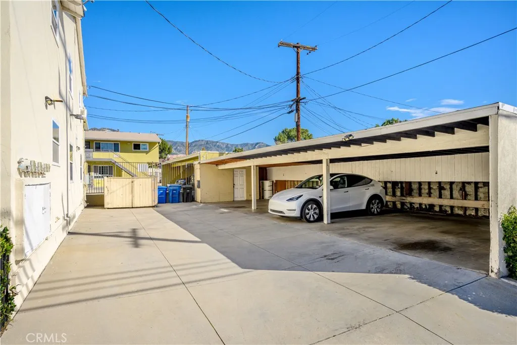 198 W Elmwood, Burbank, California 91502 home-pic-16