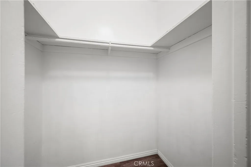 198 W Elmwood, Burbank, California 91502 home-pic-15