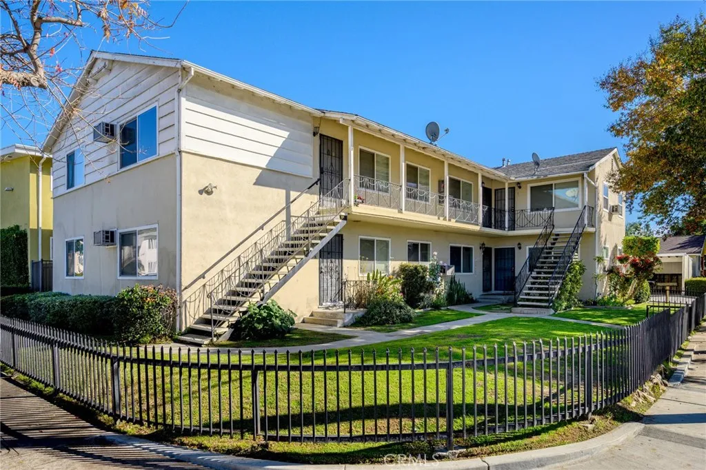 198 W Elmwood, Burbank, California 91502 home-pic-3