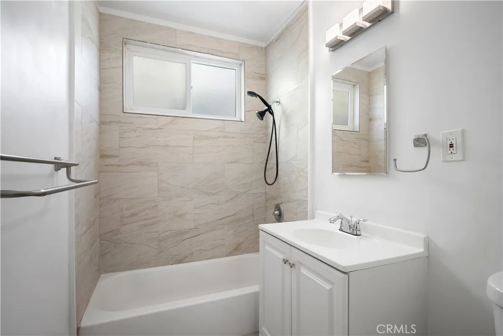 198 W Elmwood, Burbank, California 91502 home-pic-14