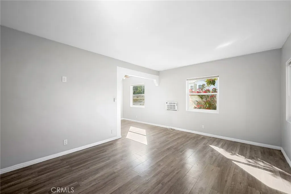 198 W Elmwood, Burbank, California 91502 home-pic-6