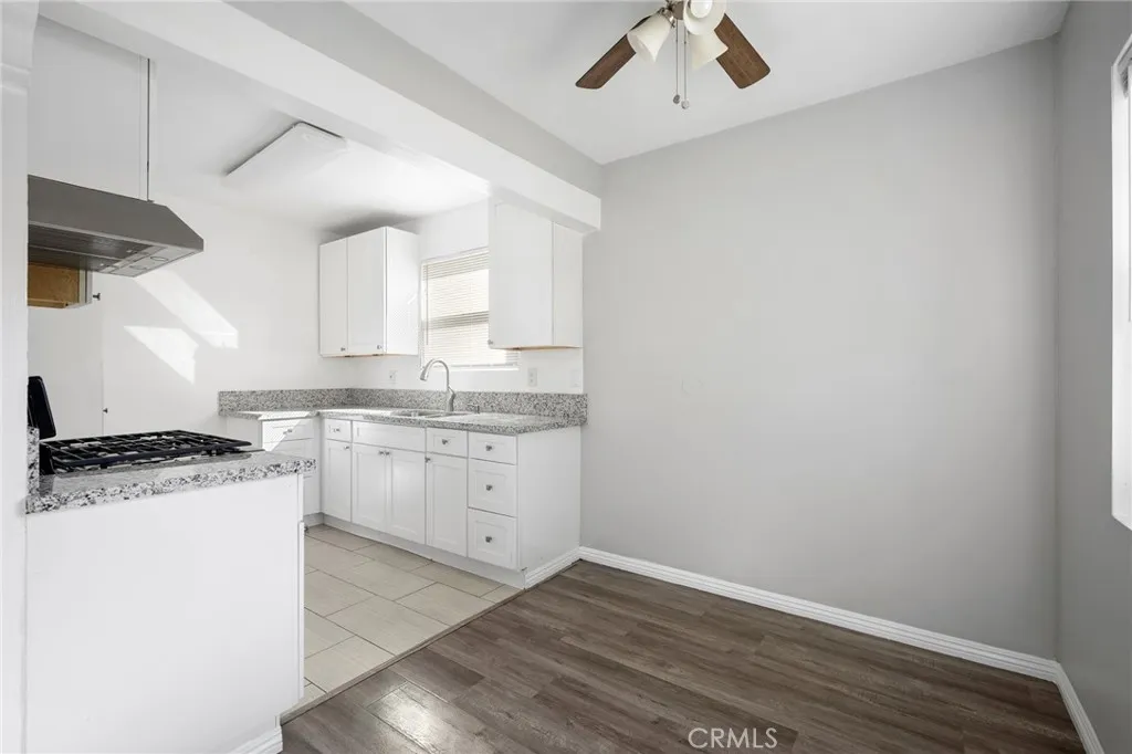 198 W Elmwood, Burbank, California 91502 home-pic-10