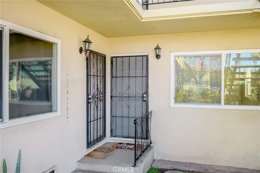 198 W Elmwood, Burbank, California 91502 home-pic-4