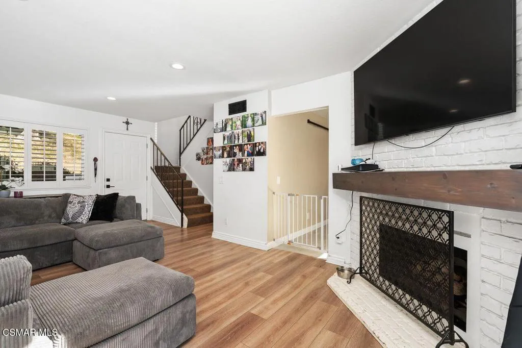 15165 Marquette Street C, Moorpark, California 93021 home-pic-8