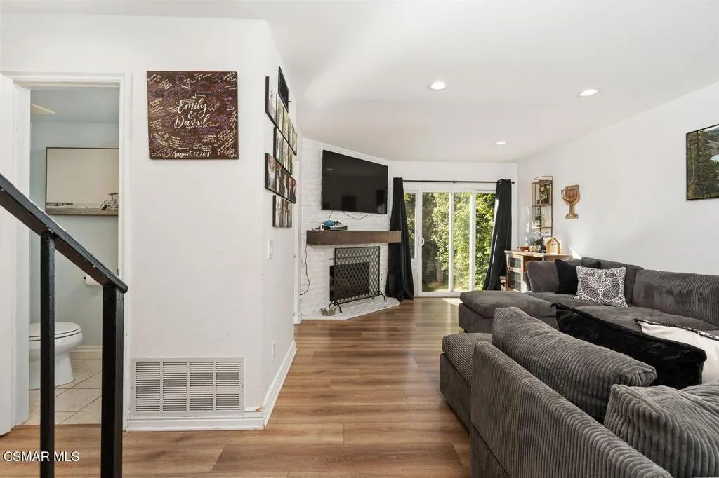 15165 Marquette Street C, Moorpark, California 93021 home-pic-4