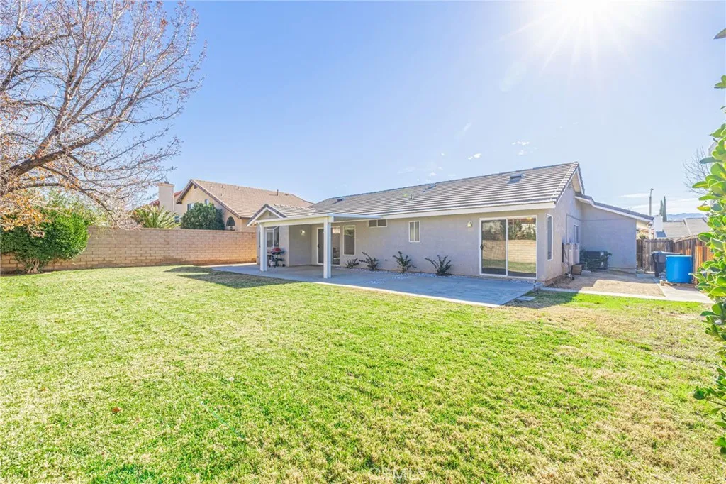 2047 Sundance Court, Palmdale, California 93351 home-pic-27
