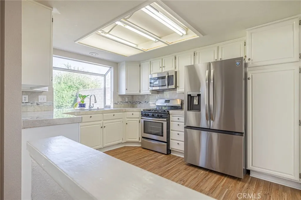 2047 Sundance Court, Palmdale, California 93351 home-pic-9