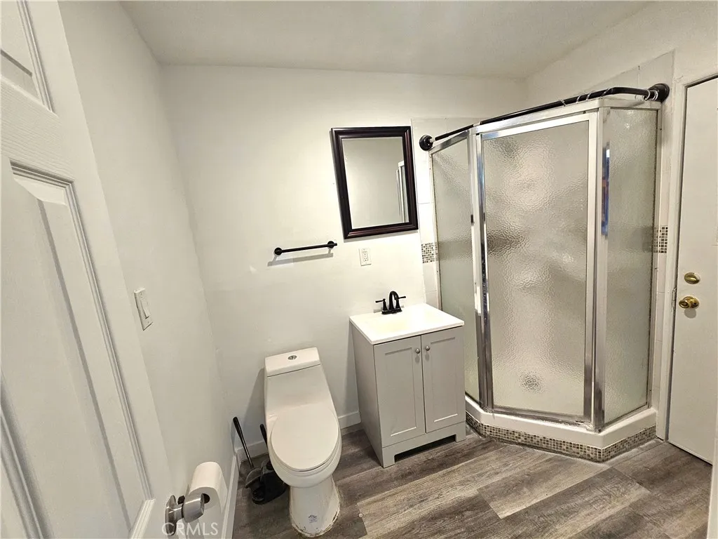 1555 E 107th, Los Angeles, California 90002 home-pic-9
