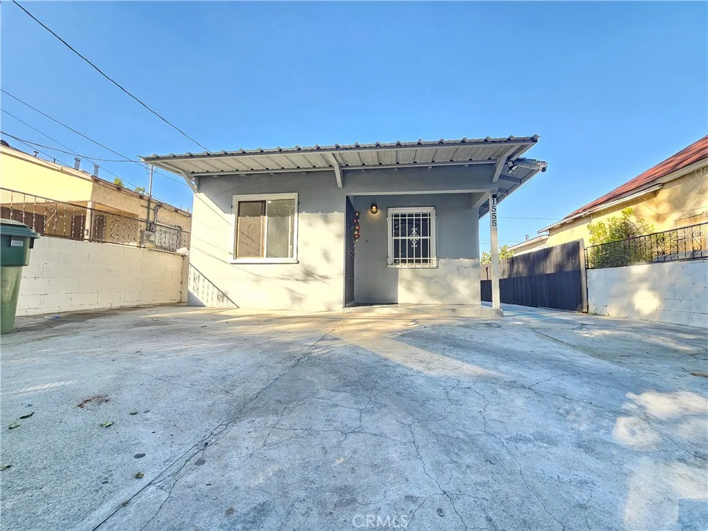 1555 E 107th, Los Angeles, California 90002 home-pic-2