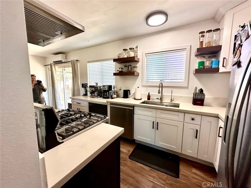 5889 Dogwood Street, San Bernardino, California 92404 home-pic-3