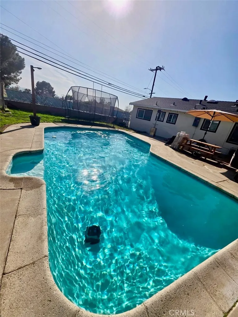 5889 Dogwood Street, San Bernardino, California 92404 home-pic-17