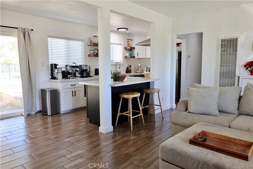 5889 Dogwood Street, San Bernardino, California 92404 home-pic-5