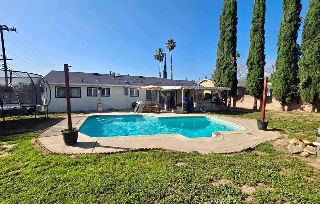 5889 Dogwood Street, San Bernardino, California 92404 home-pic-19