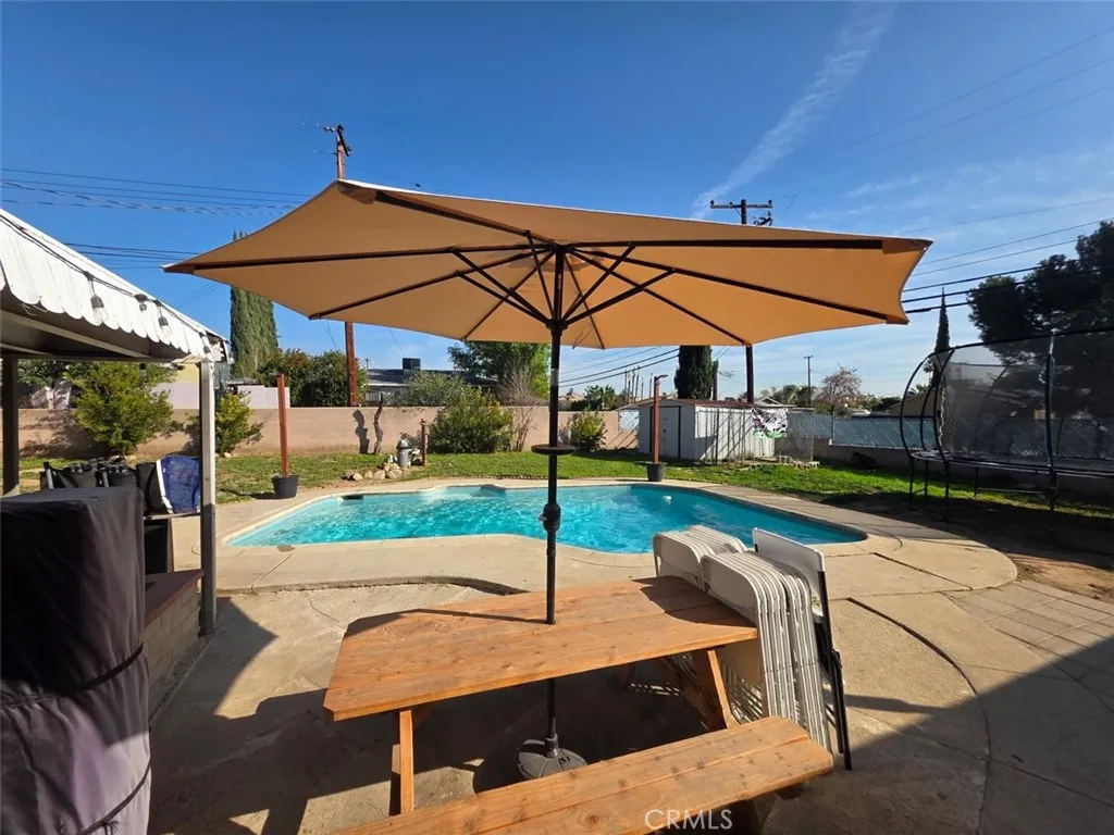 5889 Dogwood Street, San Bernardino, California 92404 home-pic-18