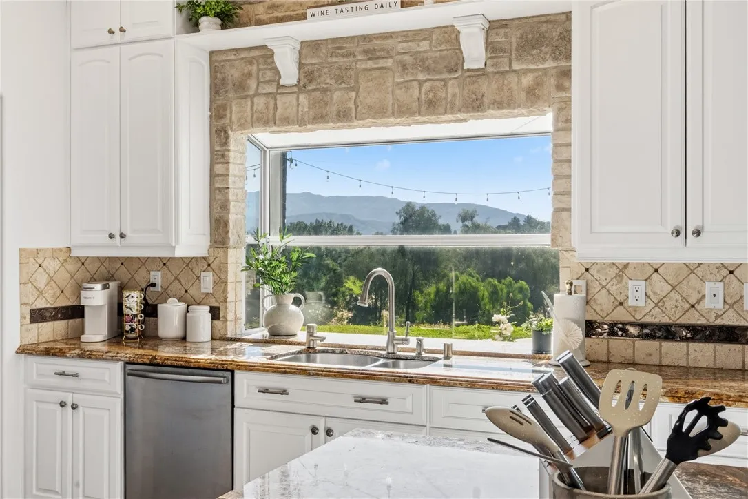 33905 Pauba, Temecula, California 92592 home-pic-28
