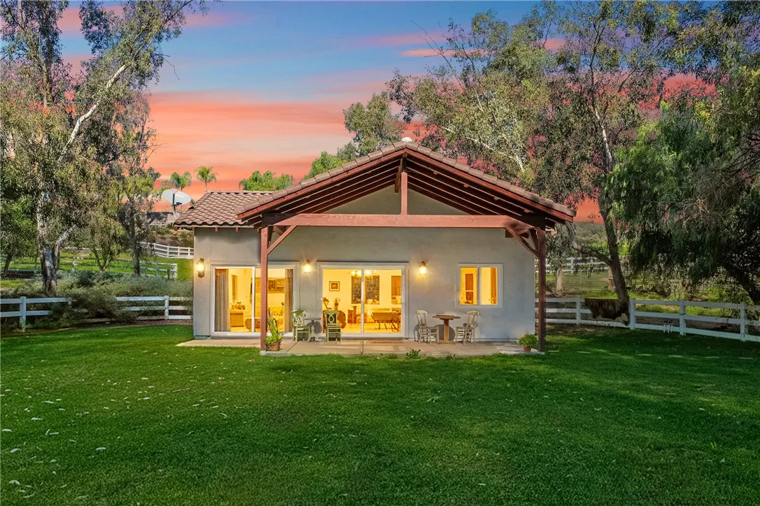 33905 Pauba, Temecula, California 92592 home-pic-4