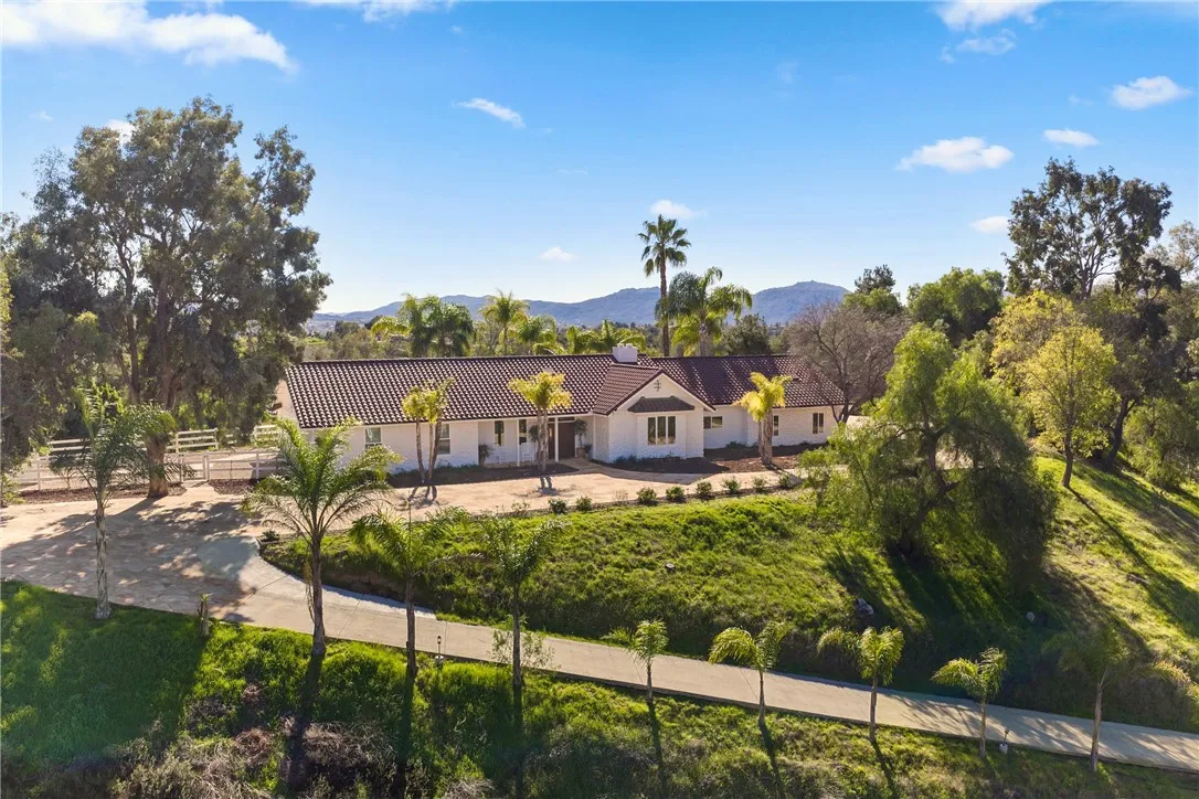 33905 Pauba, Temecula, California 92592 home-pic-8