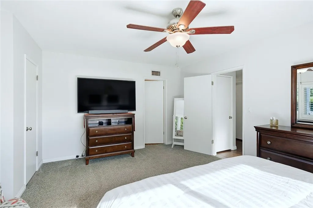 8046 California Avenue, Whittier, California 90602 home-pic-18