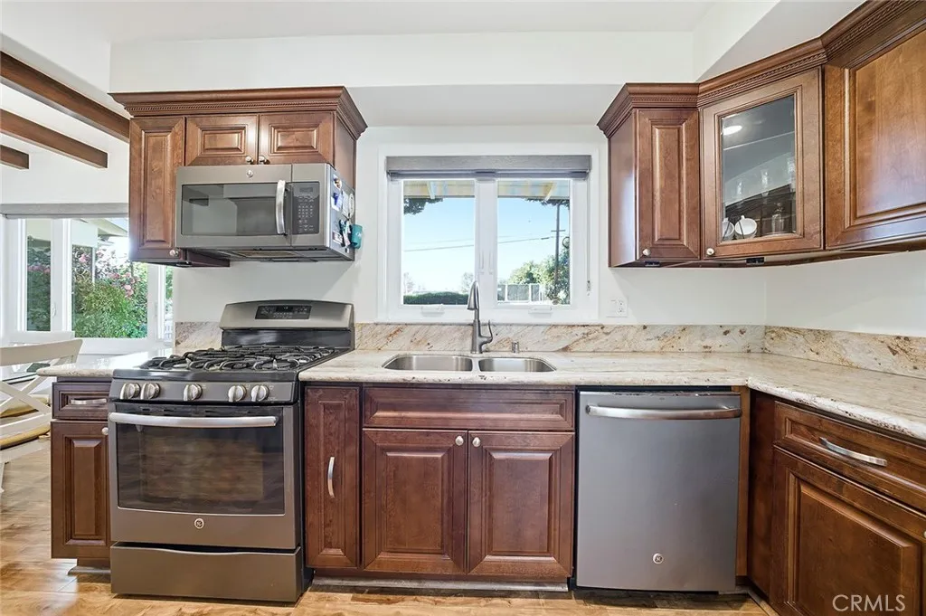 8046 California Avenue, Whittier, California 90602 home-pic-10