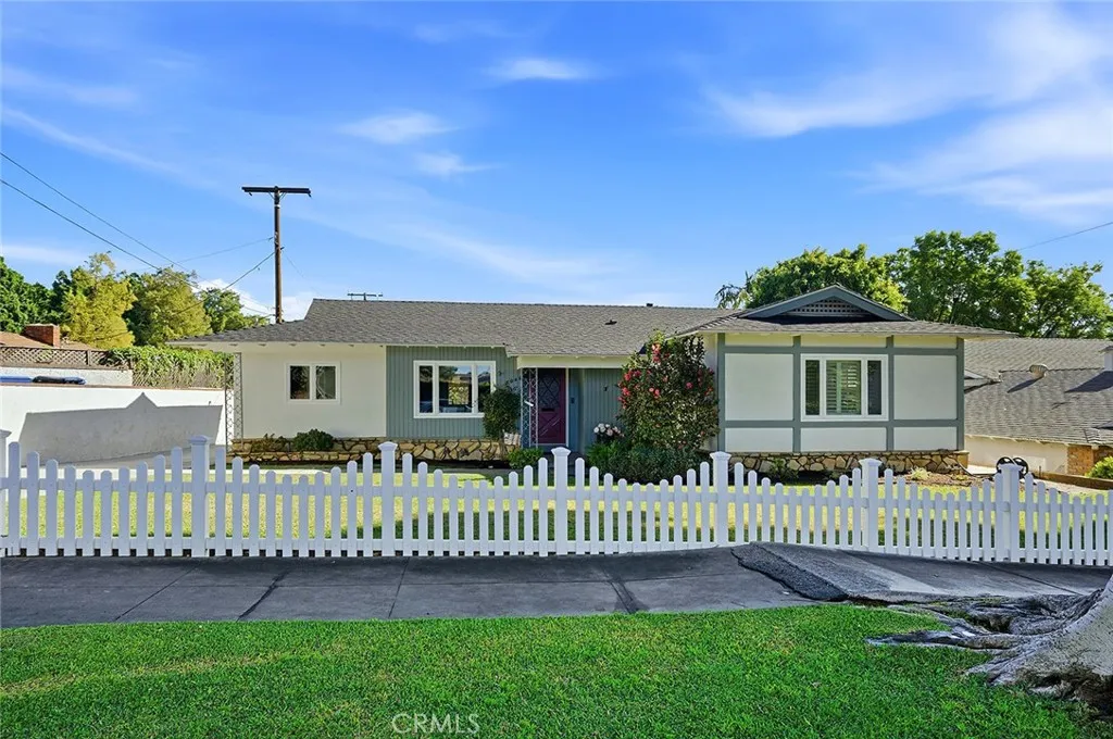8046 California Avenue, Whittier, California 90602 home-pic-2