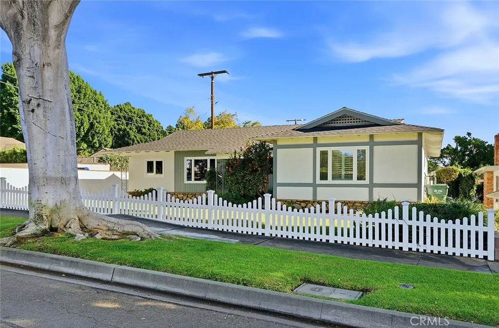8046 California Avenue, Whittier, California 90602 home-pic-3