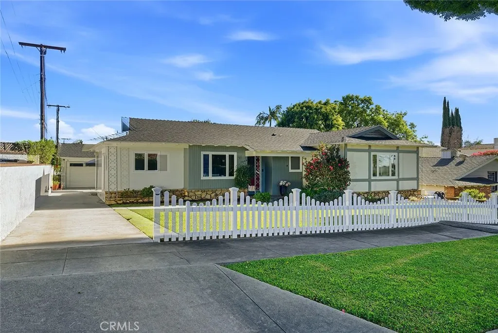 8046 California Avenue, Whittier, California 90602 home-pic-1