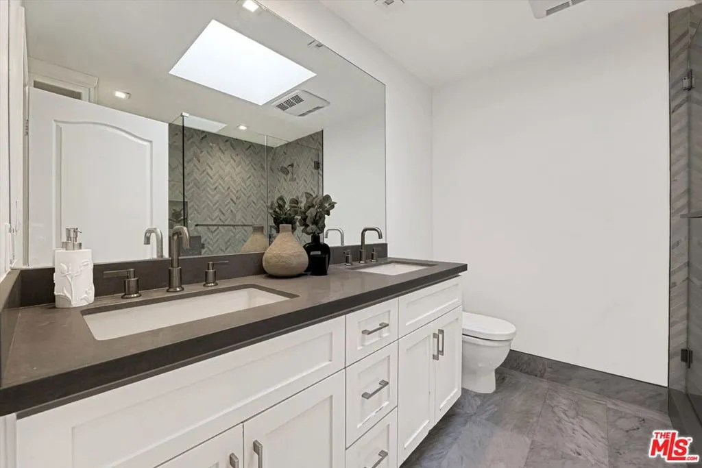 120 N Swall Drive 306, Los Angeles, California 90048 home-pic-13
