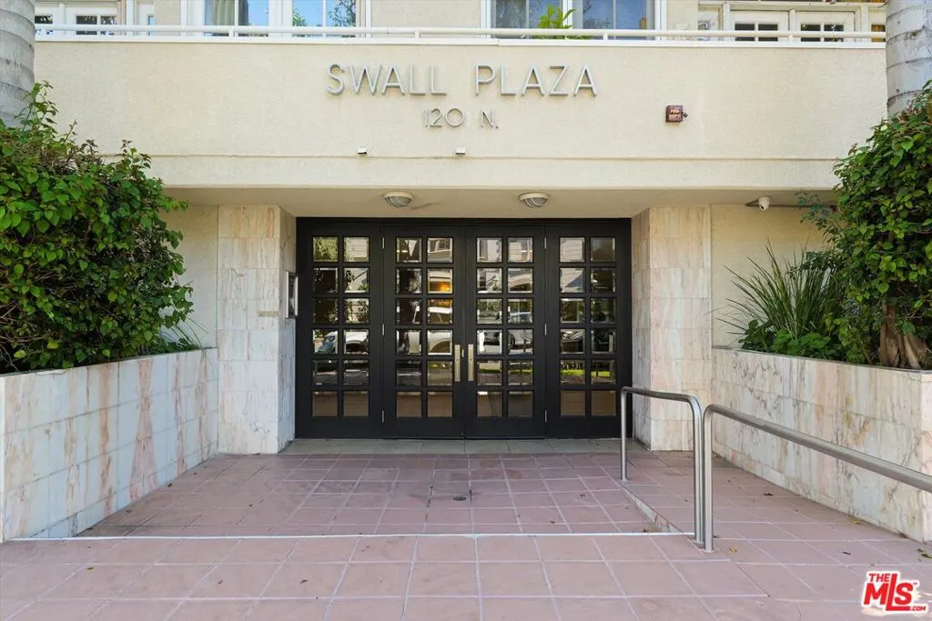 120 N Swall Drive 306, Los Angeles, California 90048 home-pic-30