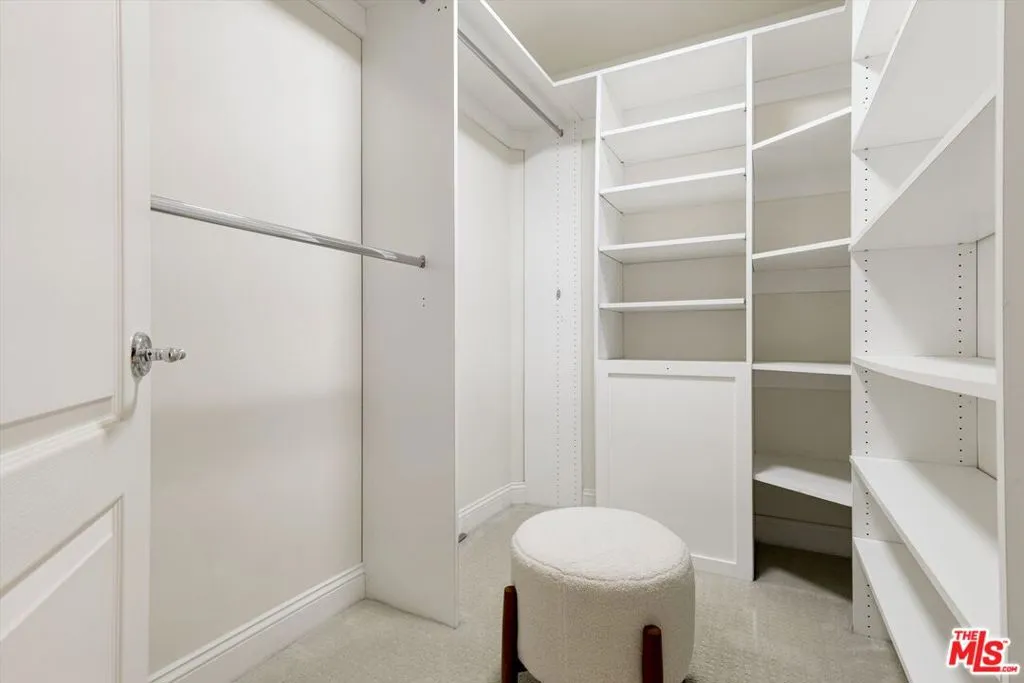 120 N Swall Drive 306, Los Angeles, California 90048 home-pic-16
