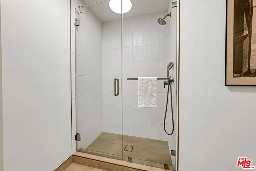 120 N Swall Drive 306, Los Angeles, California 90048 home-pic-19