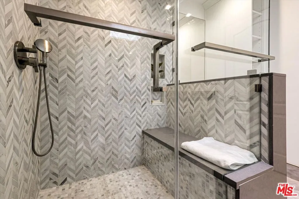 120 N Swall Drive 306, Los Angeles, California 90048 home-pic-15