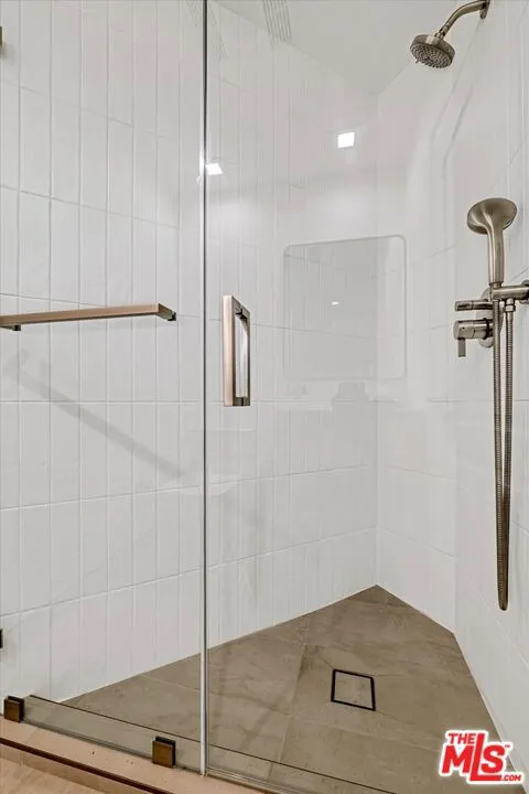 120 N Swall Drive 306, Los Angeles, California 90048 home-pic-25