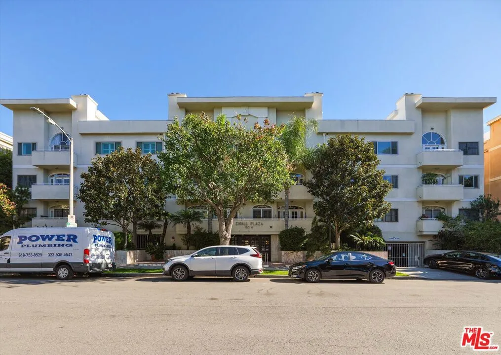 120 N Swall Drive 306, Los Angeles, California 90048 home-pic-29