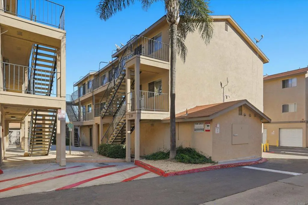 239 50th Street 35, San Diego, California 92102 home-pic-2