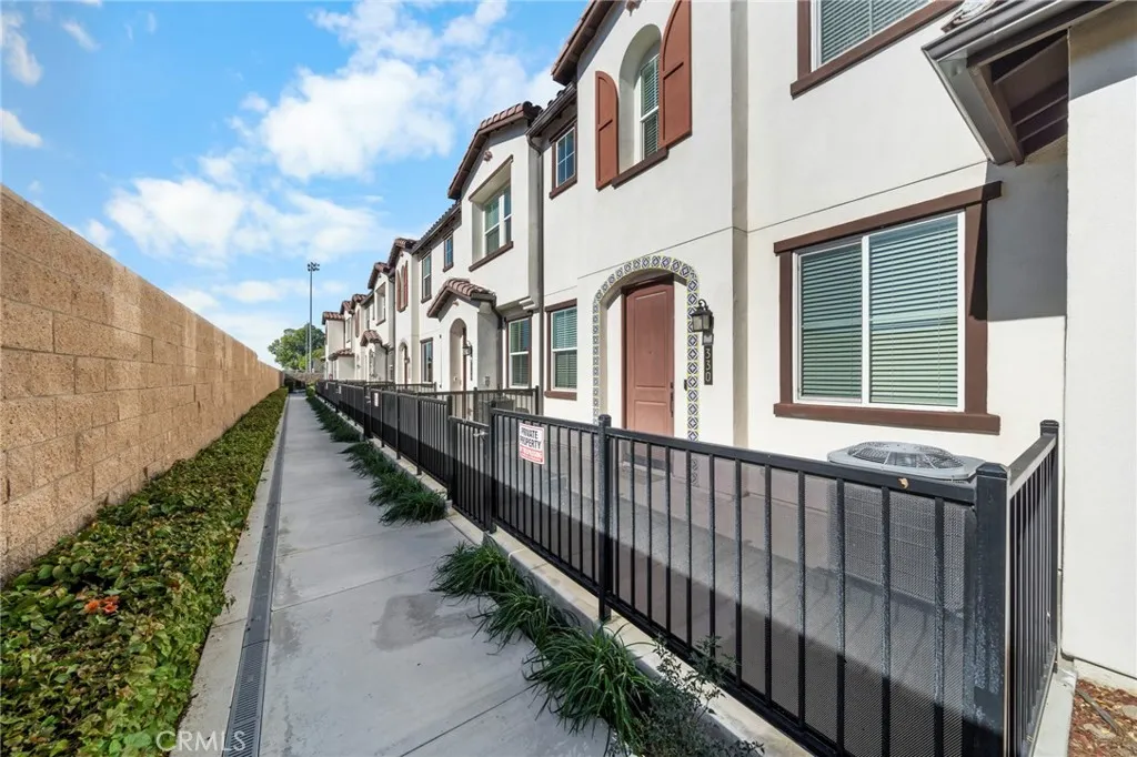 330 Via Amor Place, Fullerton, California 92832 home-pic-30