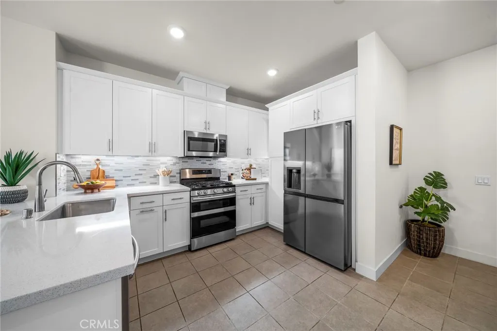 330 Via Amor Place, Fullerton, California 92832 home-pic-10