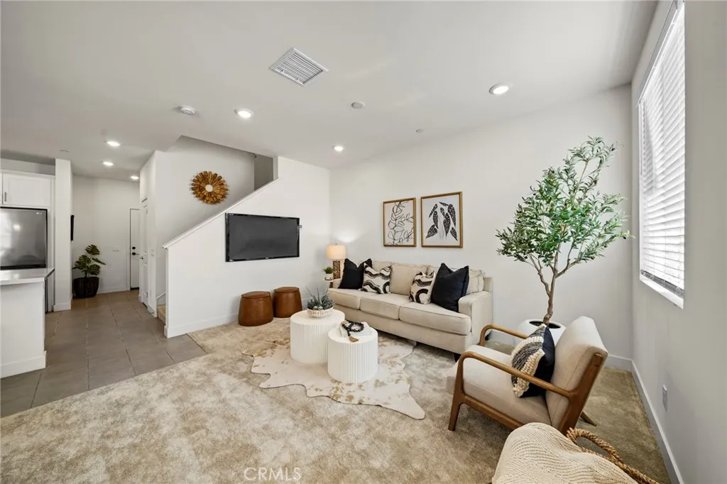 330 Via Amor Place, Fullerton, California 92832 home-pic-3