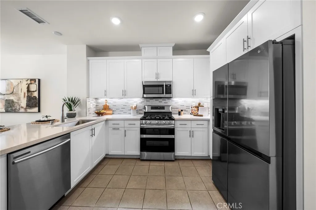 330 Via Amor Place, Fullerton, California 92832 home-pic-11