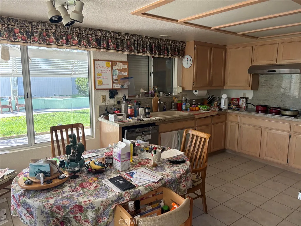 40135 Festival Road, Murrieta, California 92562 home-pic-9